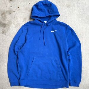 Men’s Nike Royal Blue Embroidered Essentials Hoodie L (23x28)